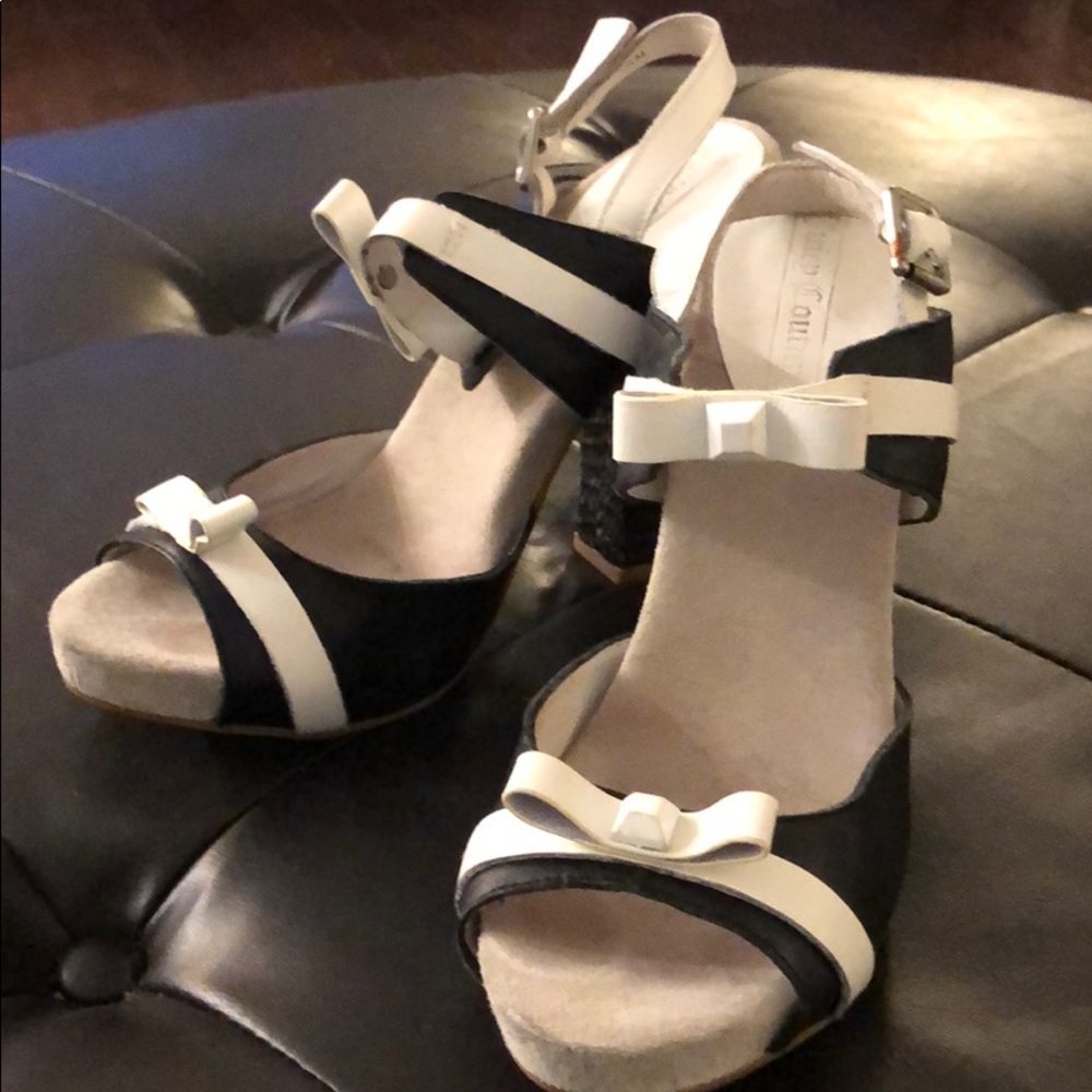 Super cute black & white tuxedo heels 🖤💟
